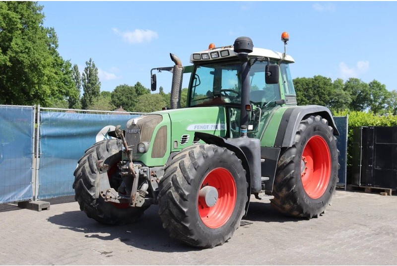 Tractor Fendt 718: foto 8