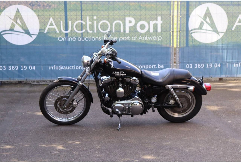 Harley-Davidson Sporster XL1200 Custom - Motocicleta: foto 1 Harley-Davidson Sporster XL1200 Custom - Motocicleta: foto 1