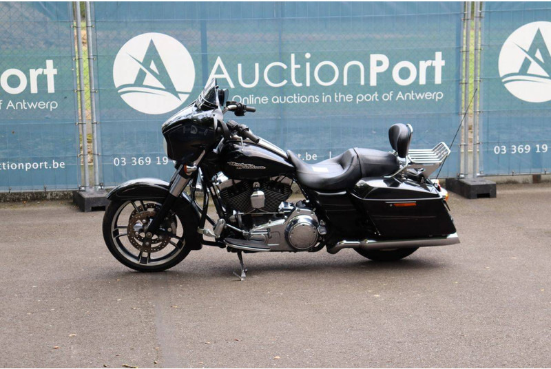 Harley-Davidson Street Glide - Motocicleta: foto 1 Harley-Davidson Street Glide - Motocicleta: foto 1