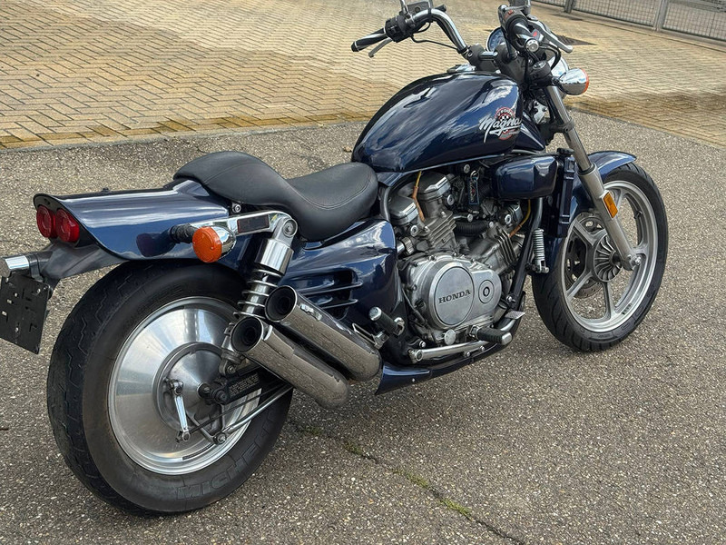 Honda Magna VF750C - Motocicleta: foto 2 Honda Magna VF750C - Motocicleta: foto 2