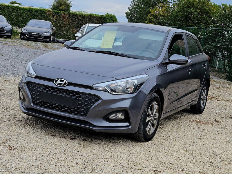 Hyundai i20 1.2 - Sedan: foto 1 Hyundai i20 1.2 - Sedan: foto 1