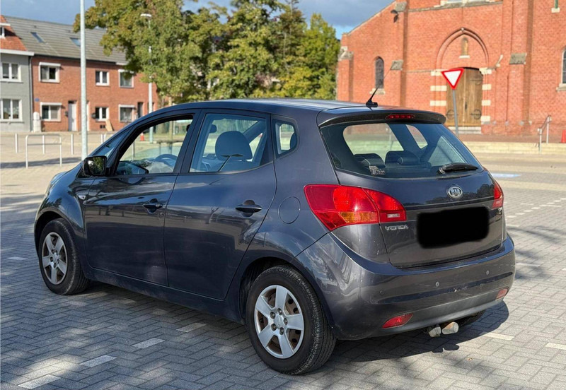 Kia Venga (I) 1.4 CVVT - Sedan: foto 2 Kia Venga (I) 1.4 CVVT - Sedan: foto 2
