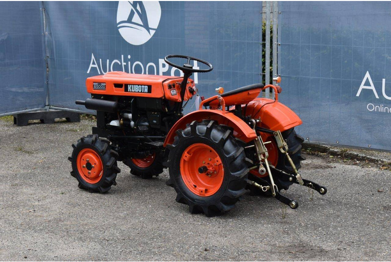 Kubota B5000 - Tractor: foto 3 Kubota B5000 - Tractor: foto 3