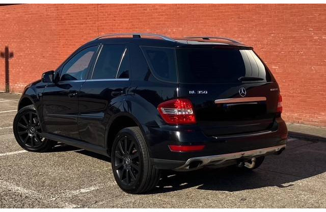 Mercedes-Benz M-Klasse ML 350 CDI BLUETEС - Sedan: foto 2 Mercedes-Benz M-Klasse ML 350 CDI BLUETEС - Sedan: foto 2