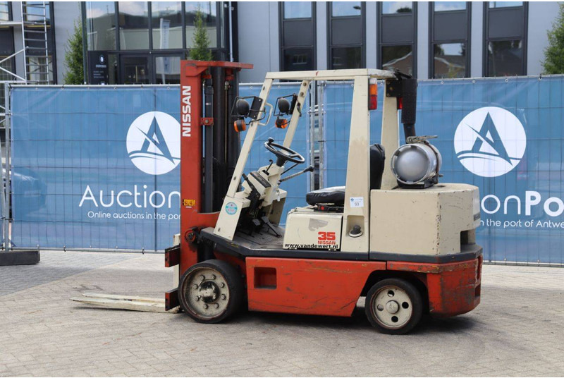 Nissan KCUGH02F350 - Carretilla elevadora de gas: foto 3 Nissan KCUGH02F350 - Carretilla elevadora de gas: foto 3