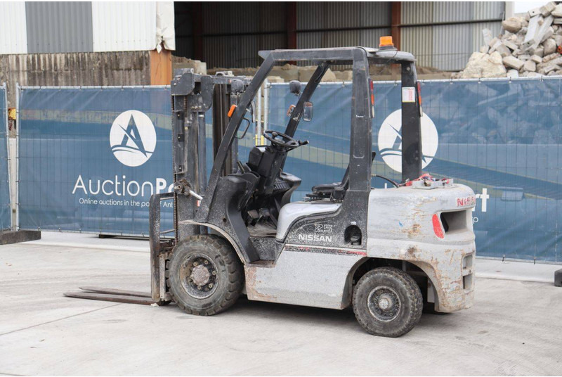 Nissan PL02 - Carretilla elevadora de gas: foto 3 Nissan PL02 - Carretilla elevadora de gas: foto 3