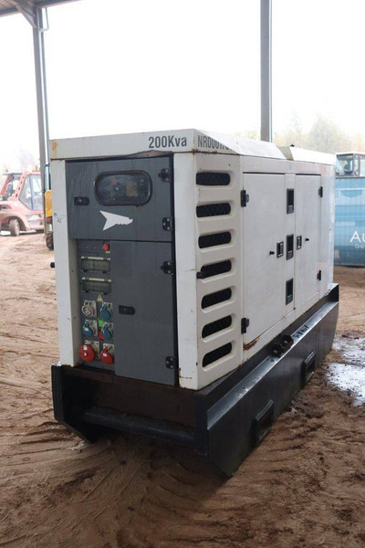 SDMO R220C3 - Generador industriale: foto 5 SDMO R220C3 - Generador industriale: foto 5