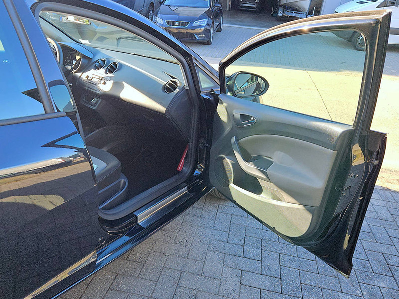 Sedan SEAT Ibiza 1.6 TDI: foto 13 Sedan SEAT Ibiza 1.6 TDI: foto 13