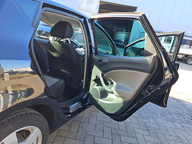 Sedan SEAT Ibiza 1.6 TDI: foto 17 Sedan SEAT Ibiza 1.6 TDI: foto 17