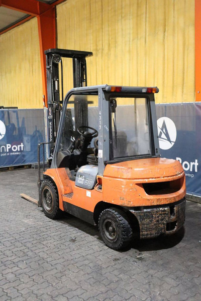 Toyota 02-7FDF30 - Carretilla elevadora diésel: foto 4 Toyota 02-7FDF30 - Carretilla elevadora diésel: foto 4