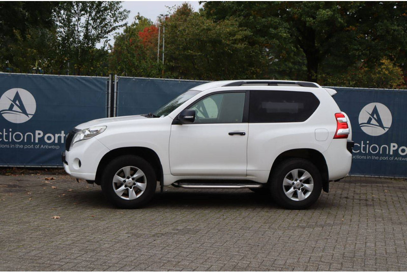 Toyota Land Cruiser - Sedan: foto 1 Toyota Land Cruiser - Sedan: foto 1