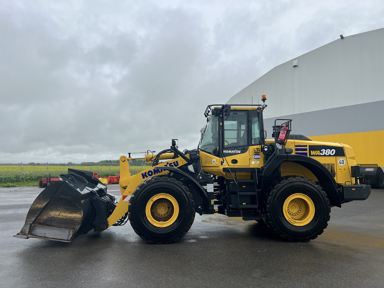 KOMATSU WA 380-8E0 - Cargadora de ruedas: foto 2 KOMATSU WA 380-8E0 - Cargadora de ruedas: foto 2