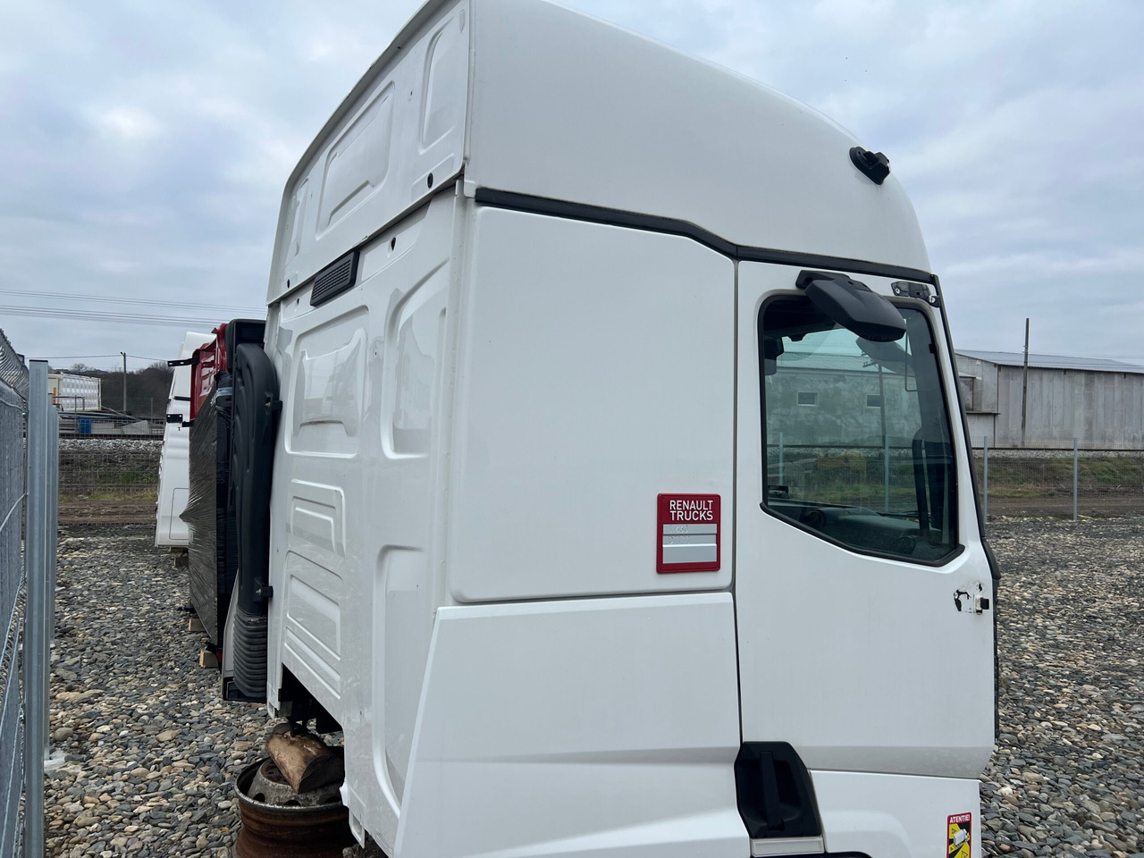 CABINA RENAULT T SLEEPER - Cabina para Camión: foto 4 CABINA RENAULT T SLEEPER - Cabina para Camión: foto 4