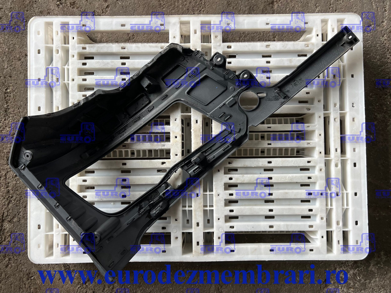 CARCASA FAR STANGA MAN TGX TG3 81.41610.5855 - Carrocería y exterior para Camión: foto 2 CARCASA FAR STANGA MAN TGX TG3 81.41610.5855 - Carrocería y exterior para Camión: foto 2