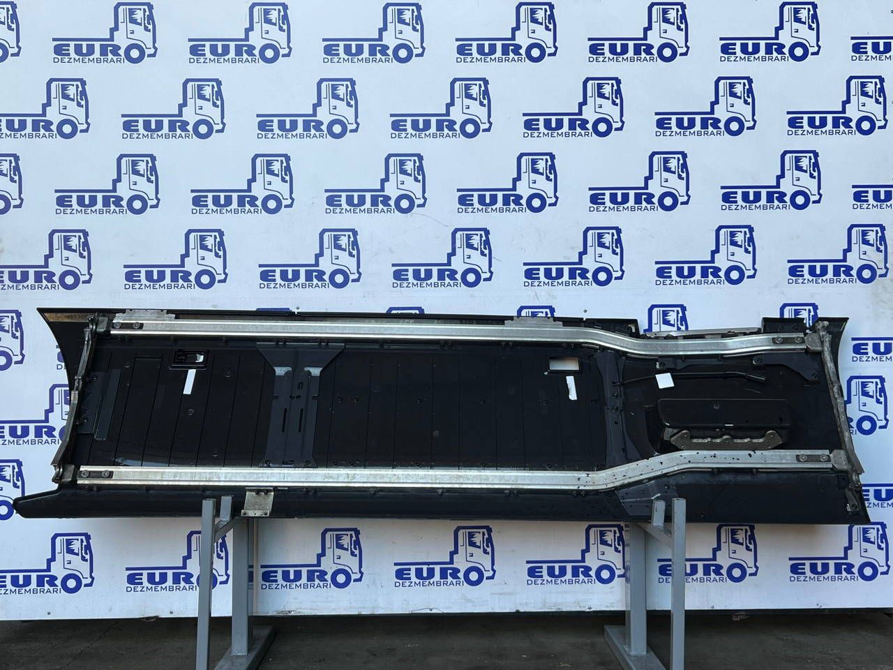 PARABICICLIST STANGA SCANIA SUPER 2337981, 2623617, 2891581, 2610852, 2833154, 2833153, 2591143 - Carrocería y exterior para Camión: foto 2 PARABICICLIST STANGA SCANIA SUPER 2337981, 2623617, 2891581, 2610852, 2833154, 2833153, 2591143 - Carrocería y exterior para Camión: foto 2