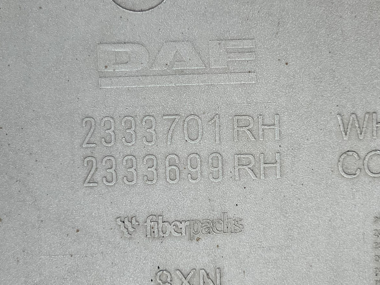 PARAVANT LATERAL DREAPTA DAF XF XG 2333701, 2333669 - Carrocería y exterior para Camión: foto 3 PARAVANT LATERAL DREAPTA DAF XF XG 2333701, 2333669 - Carrocería y exterior para Camión: foto 3