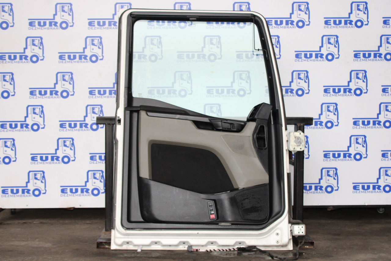 USA STANGA MAN TGX TG3 81.62600.4137 81.62600.4141 - Puerta y piezas para Camión: foto 1 USA STANGA MAN TGX TG3 81.62600.4137 81.62600.4141 - Puerta y piezas para Camión: foto 1