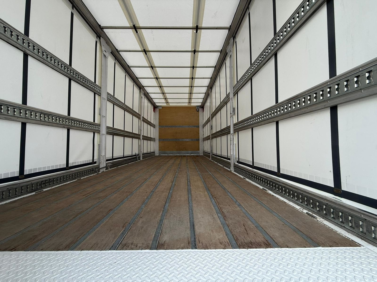 Camión lona RENAULT D12.240 E6 (Tauliner): foto 8