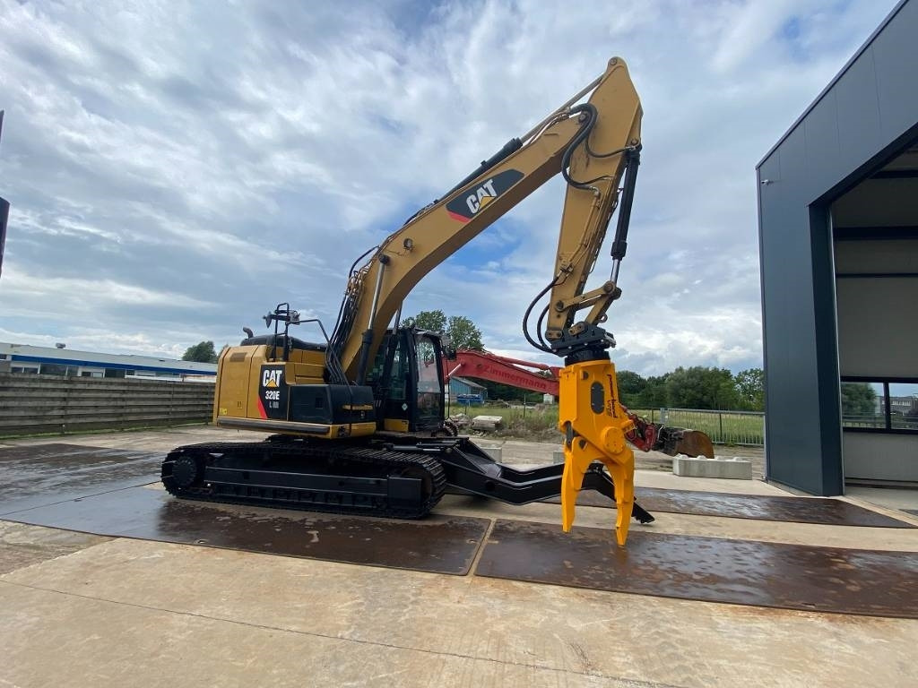 CAT 320 EL LR CAR DISMANTLER - Excavadora de demolición: foto 3 CAT 320 EL LR CAR DISMANTLER - Excavadora de demolición: foto 3