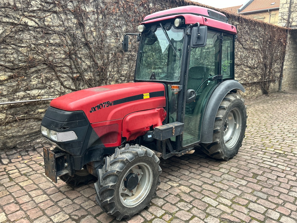 Case IH JX 1075 V (2007) - Tractor: foto 1 Case IH JX 1075 V (2007) - Tractor: foto 1