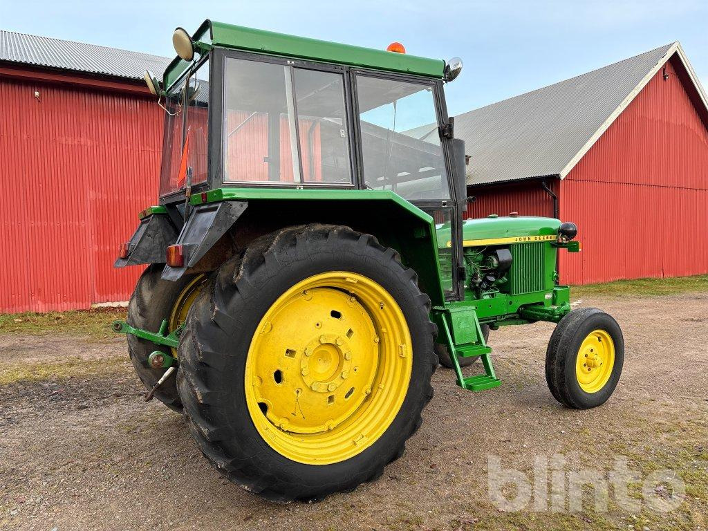John Deere 2130-6 cylinder - Tractor: foto 2 John Deere 2130-6 cylinder - Tractor: foto 2