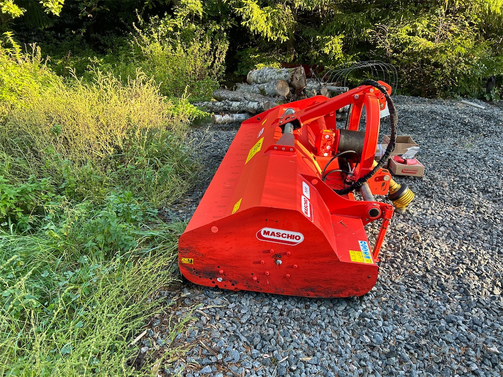 Maschio Tigre 250 - Desbrozadora de martillos: foto 4 Maschio Tigre 250 - Desbrozadora de martillos: foto 4