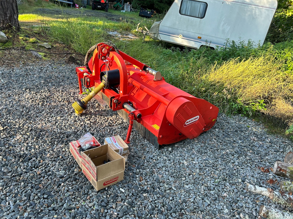 Maschio Tigre 250 - Desbrozadora de martillos: foto 1 Maschio Tigre 250 - Desbrozadora de martillos: foto 1