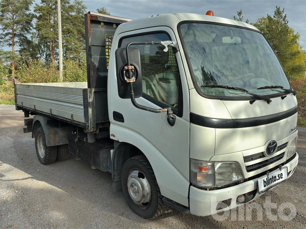 TOYOTA DYNA 150 - Camión caja abierta: foto 3 TOYOTA DYNA 150 - Camión caja abierta: foto 3