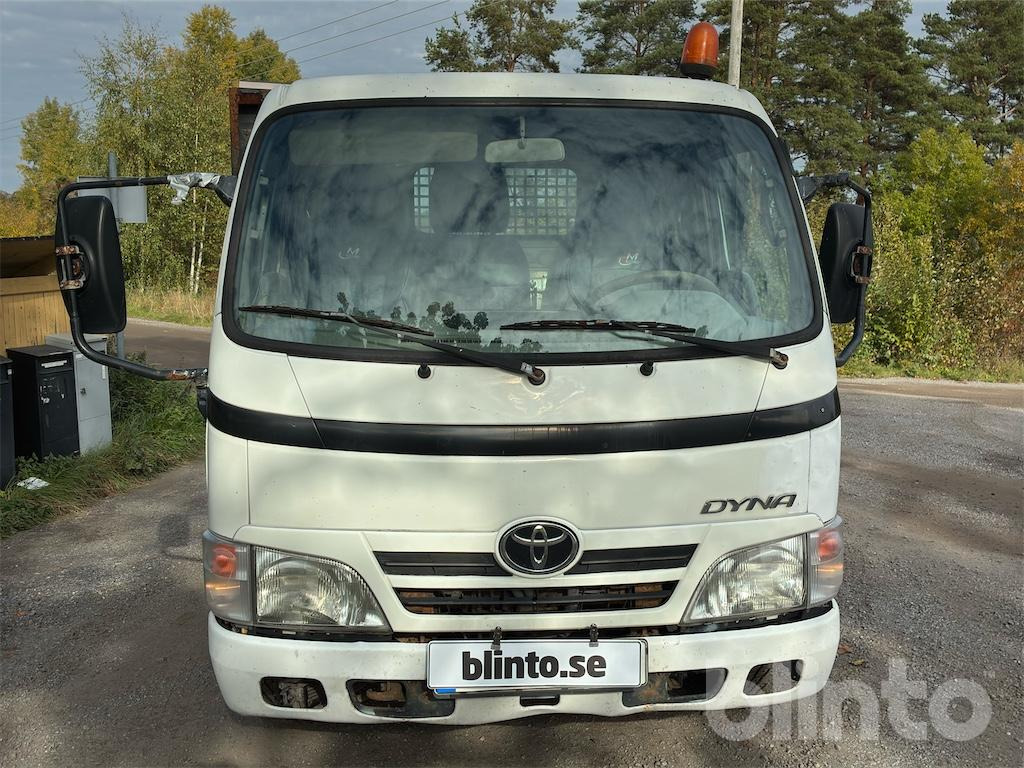 TOYOTA DYNA 150 - Camión caja abierta: foto 2 TOYOTA DYNA 150 - Camión caja abierta: foto 2