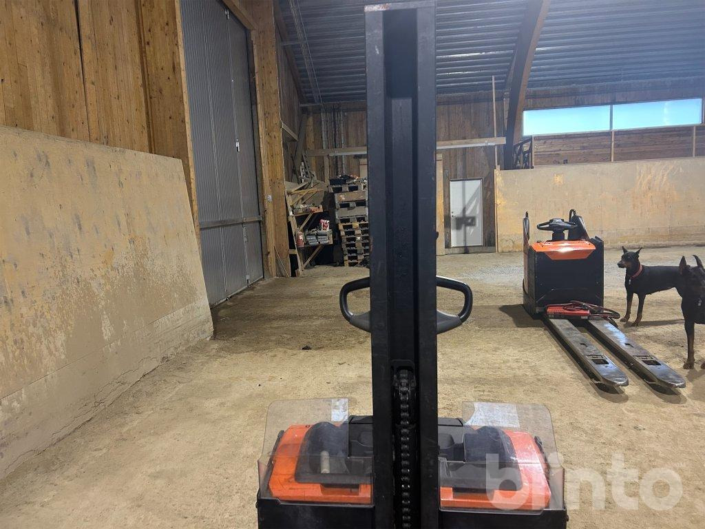 Toyota SWE080L - Apilador: foto 5 Toyota SWE080L - Apilador: foto 5