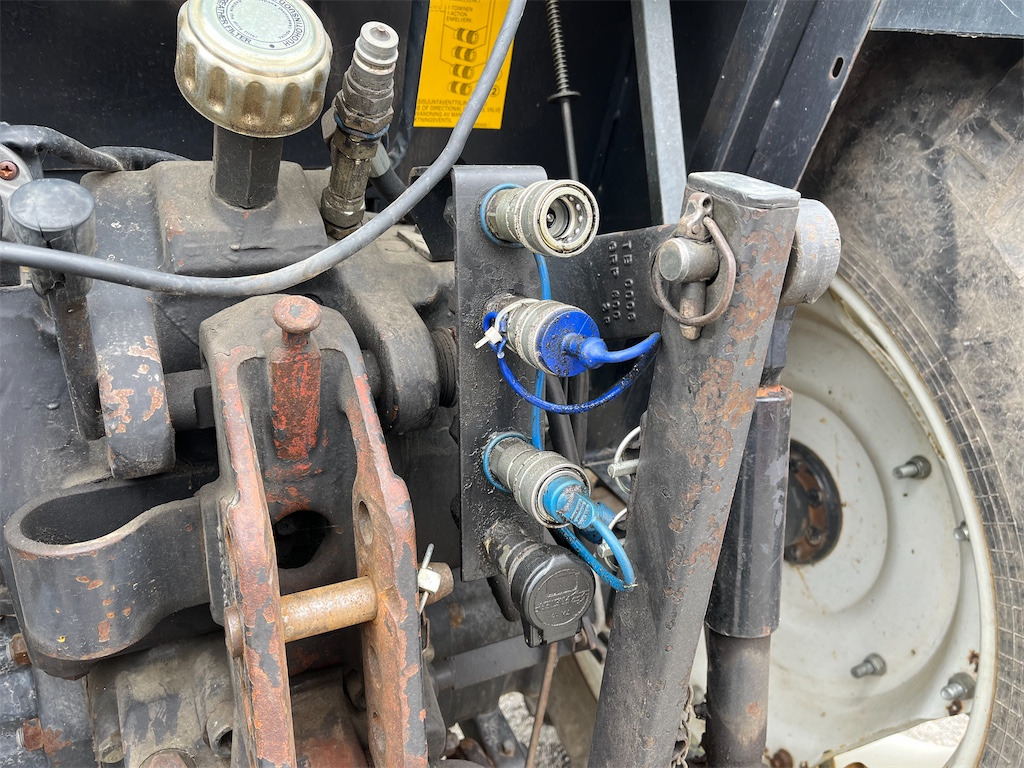 Tractor VALMET 665-4: foto 13