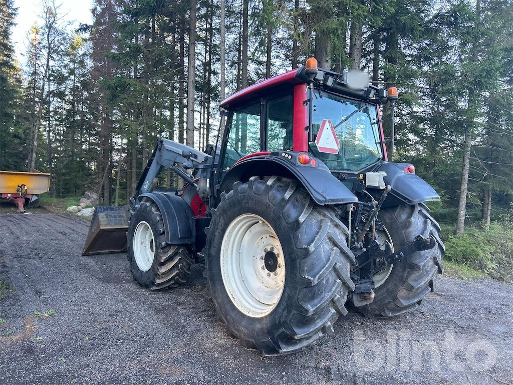 VALTRA N141 - Tractor: foto 4 VALTRA N141 - Tractor: foto 4