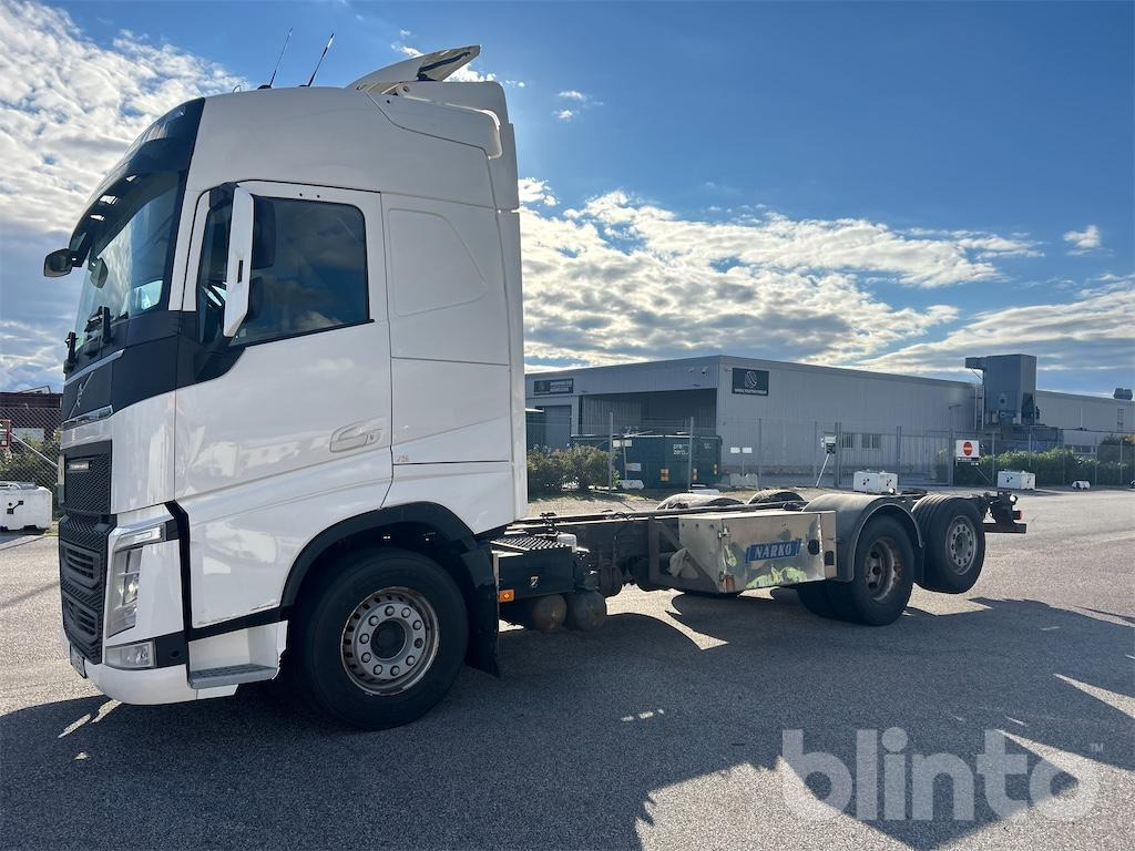VOLVO FH 6x2 - Camión chasis: foto 1 VOLVO FH 6x2 - Camión chasis: foto 1