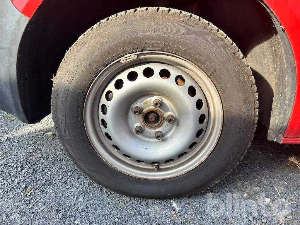 Furgoneta caja cerrada Volkswagen T5 2.0 TDI (2015): foto 37