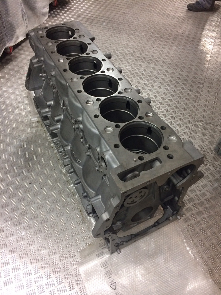 BASAMENTO MAN D2066 - EURO 6 - Cárter: foto 1 BASAMENTO MAN D2066 - EURO 6 - Cárter: foto 1