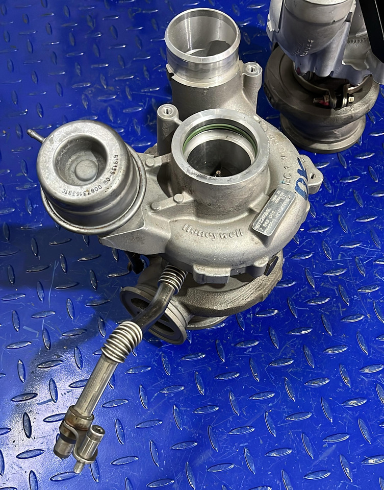 BMW Turbocharger S63N/R 4.4L V8 7849045+7849044 (SET) - Turbocompresor: foto 3 BMW Turbocharger S63N/R 4.4L V8 7849045+7849044 (SET) - Turbocompresor: foto 3
