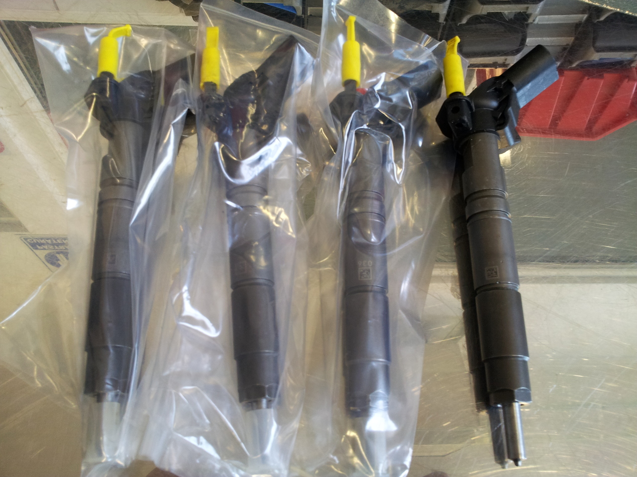 Mercedes 3.0L Euro 4 Piezo Injectors 0445115064 A6420701387 Sprinter, Vito, Viano, E Class, S Class, ML R Class, G CLass - Inyector para Autocar: foto 3 Mercedes 3.0L Euro 4 Piezo Injectors 0445115064 A6420701387 Sprinter, Vito, Viano, E Class, S Class, ML R Class, G CLass - Inyector para Autocar: foto 3