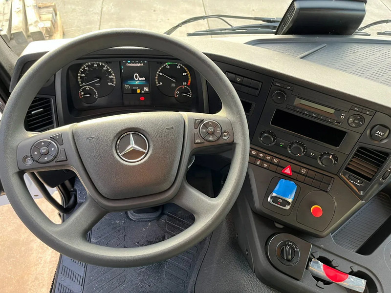 Camión lona nuevo Mercedes-Benz Arocs 3340 A 6x6 Cargo Truck: foto 11