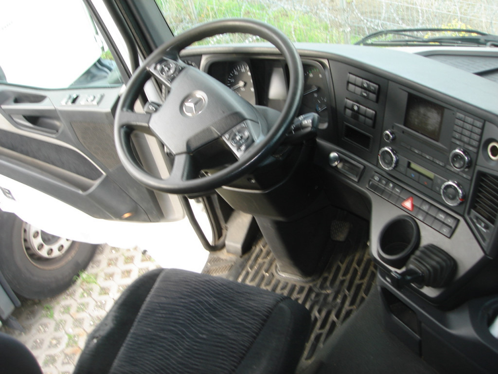 Leasing de MERCEDES-BENZ Antos 2543 L 6x2 Pritsche Heckkran MERCEDES-BENZ Antos 2543 L 6x2 Pritsche Heckkran: foto 6 Leasing de MERCEDES-BENZ Antos 2543 L 6x2 Pritsche Heckkran MERCEDES-BENZ Antos 2543 L 6x2 Pritsche Heckkran: foto 6