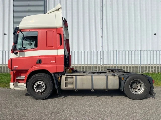DAF CF 370 spacecab skylights - Cabeza tractora: foto 4 DAF CF 370 spacecab skylights - Cabeza tractora: foto 4