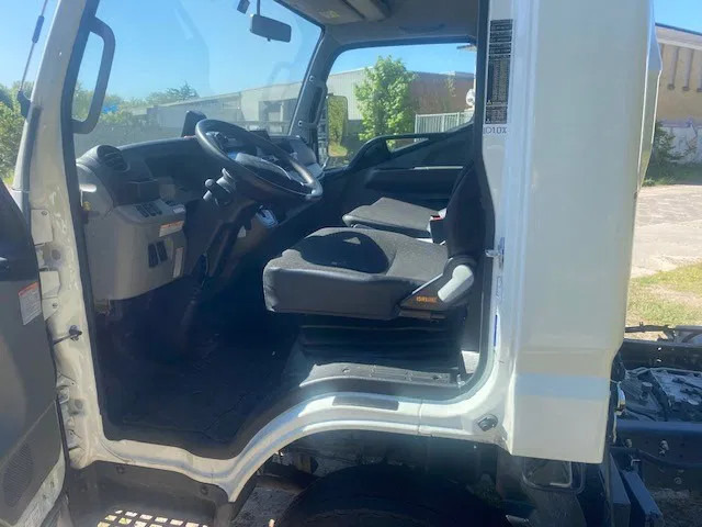 FUSO Canter 7 C 18 chassis cabine automaat , euro 6 , geschikt voor 4 mtr opbouw. - Camión chasis: foto 3 FUSO Canter 7 C 18 chassis cabine automaat , euro 6 , geschikt voor 4 mtr opbouw. - Camión chasis: foto 3