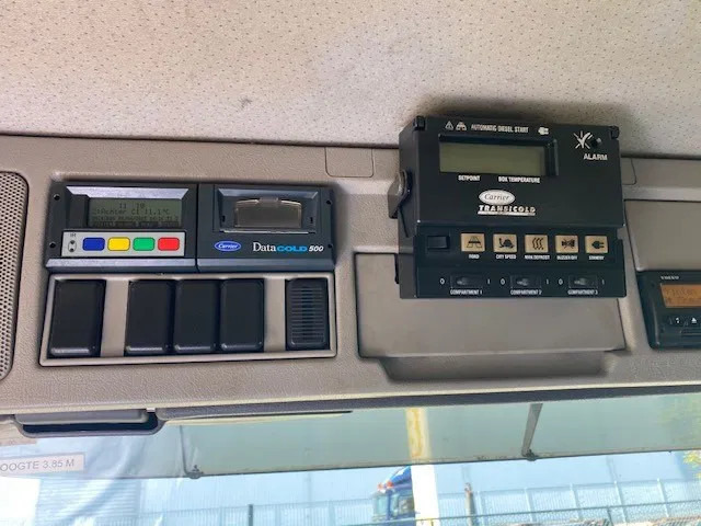 Volvo FM 330 2 temp koelvriesbak , 760 lang, 2 comp, carrier koeler, D"hollandia klep - Camión frigorífico: foto 5 Volvo FM 330 2 temp koelvriesbak , 760 lang, 2 comp, carrier koeler, D"hollandia klep - Camión frigorífico: foto 5