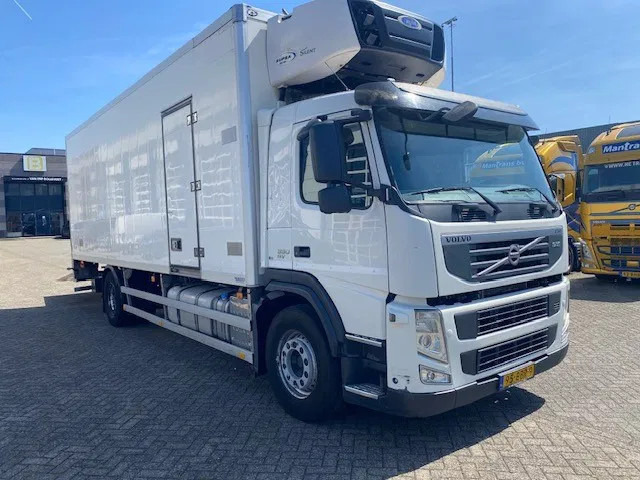 Volvo FM 330 EEV koelvriesbak , 760 lang, 2 comp, carrier koeler, D"hollandia klep - Camión frigorífico: foto 2 Volvo FM 330 EEV koelvriesbak , 760 lang, 2 comp, carrier koeler, D"hollandia klep - Camión frigorífico: foto 2
