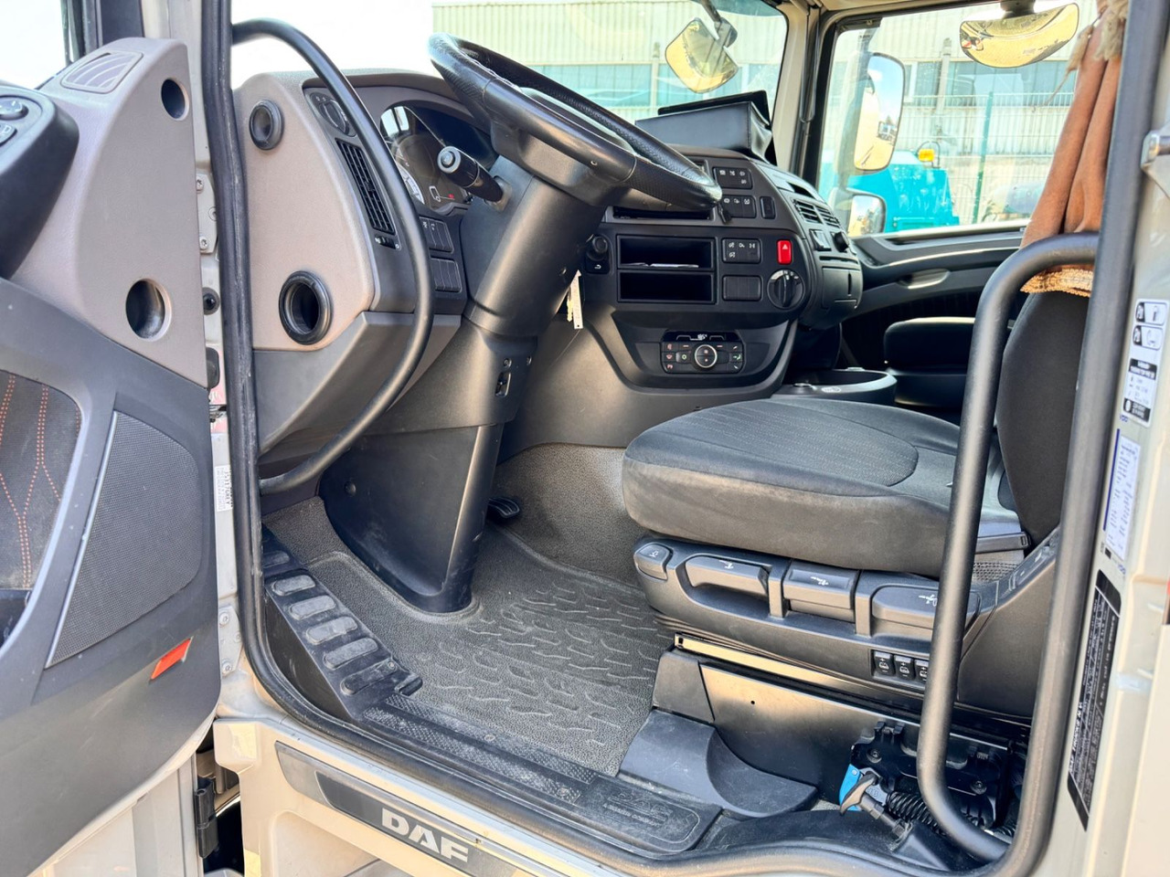 DAF XF 480 FT 4x2 SSC Low Deck Standklima ZF-Intard - Cabeza tractora: foto 4 DAF XF 480 FT 4x2 SSC Low Deck Standklima ZF-Intard - Cabeza tractora: foto 4