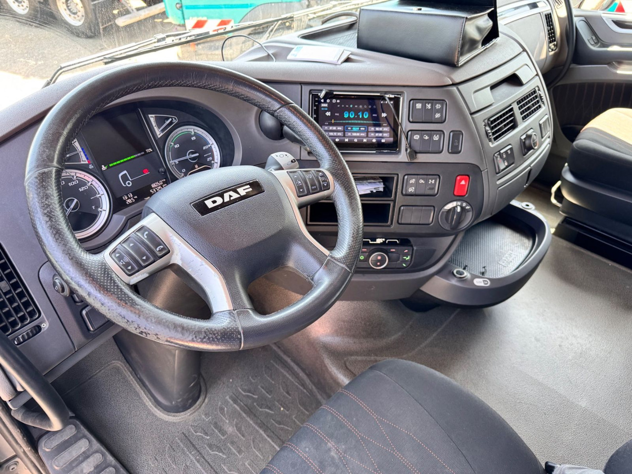 DAF XF 480 FT 4x2 SSC Low Deck Standklima ZF-Intard - Cabeza tractora: foto 5 DAF XF 480 FT 4x2 SSC Low Deck Standklima ZF-Intard - Cabeza tractora: foto 5