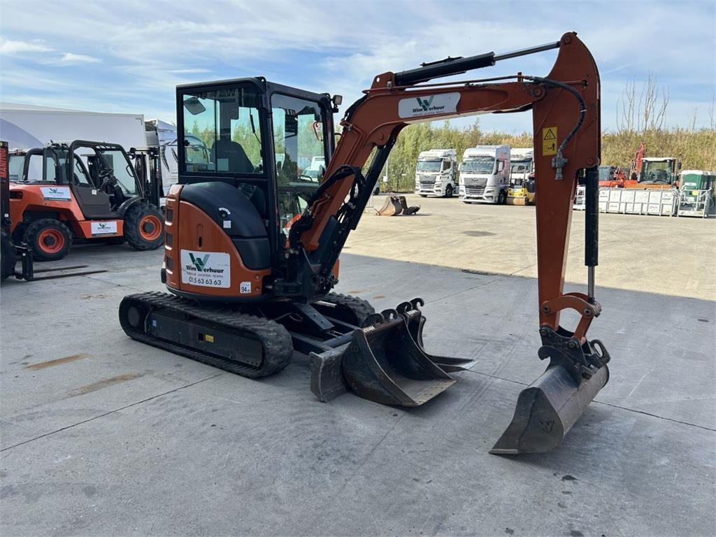 Hitachi ZX33U-6 (7740)  - Miniexcavadora: foto 4 Hitachi ZX33U-6 (7740)  - Miniexcavadora: foto 4