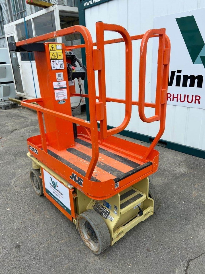 JLG 1230 ES (10150) - Plataforma de tijeras: foto 3 JLG 1230 ES (10150) - Plataforma de tijeras: foto 3