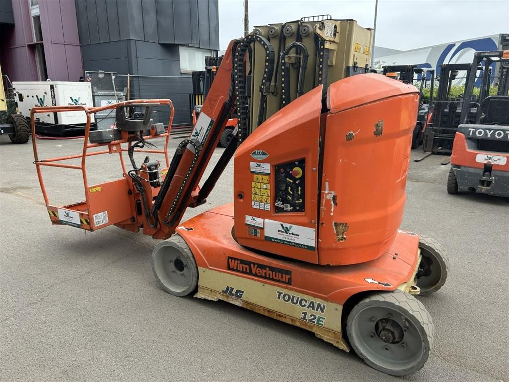 JLG Toucan 12E (1933) - Plataforma de mástil vertical: foto 2 JLG Toucan 12E (1933) - Plataforma de mástil vertical: foto 2