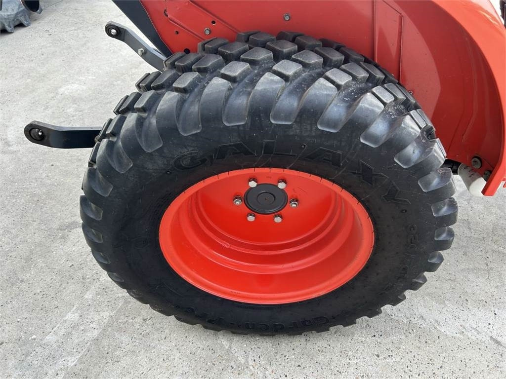 Tractor municipal Kubota L1-382 (5278): foto 13