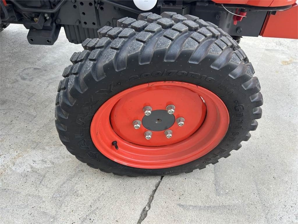 Tractor municipal Kubota L1-382 (5278): foto 12